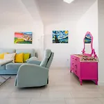 Wide And Colourful- 3Bd 1Bth- Triana