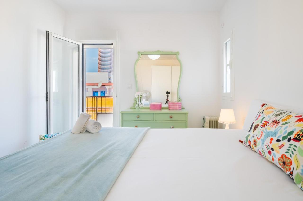 Apartment Wide And Colourful- 3bd 1bth- Triana Sevilla