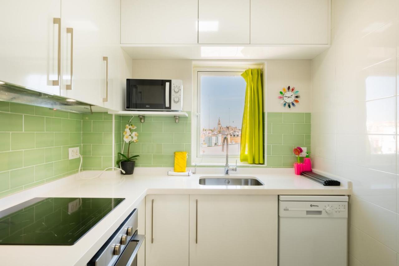 Wide And Colourful- 3bd 1bth- Triana Sevilla